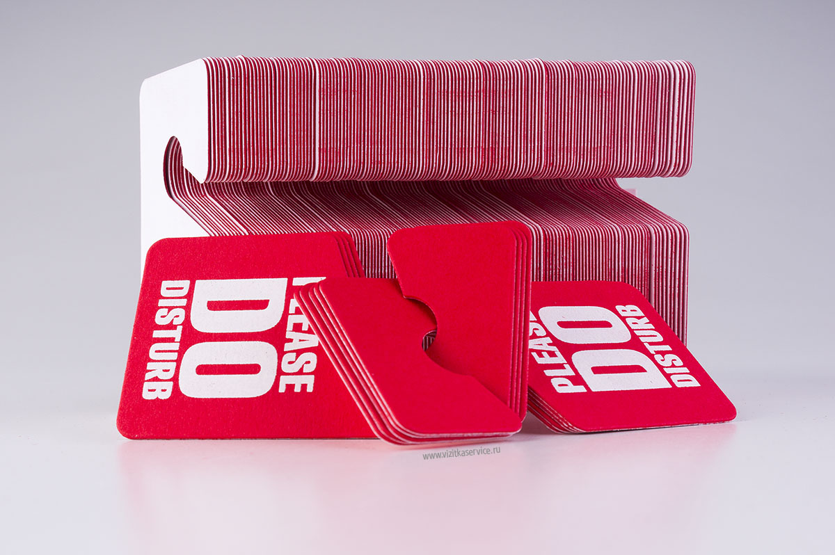 Двуслойные дизайнерские визитки необычной вырубной формы из двух видов бумаги	